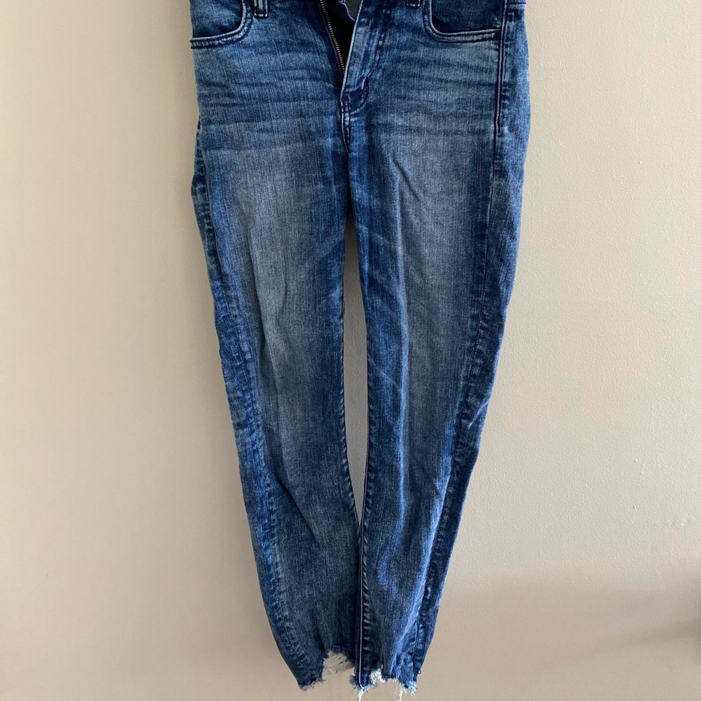 American Eagle distressed jeggings